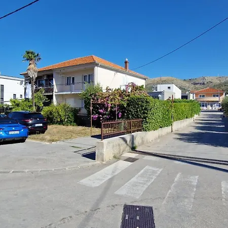 Villa Croatia Trogir, 4 Rooms, Pool 4Km Exterior photo