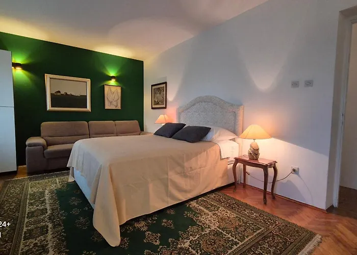 Villa Croatia Trogir, 4 Rooms, Pool 4Km