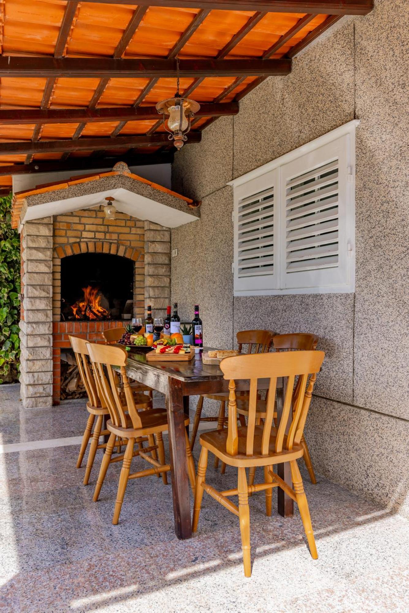 Appartamento Croatia Trogir, 4 Rooms, Pool 4km *